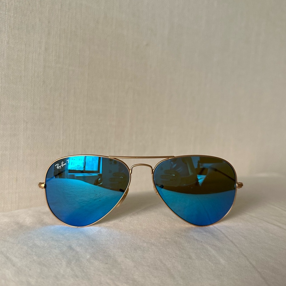 Ray-Ban Aviator Flash Lenses Polarized in Matte Gold / Blue Lens